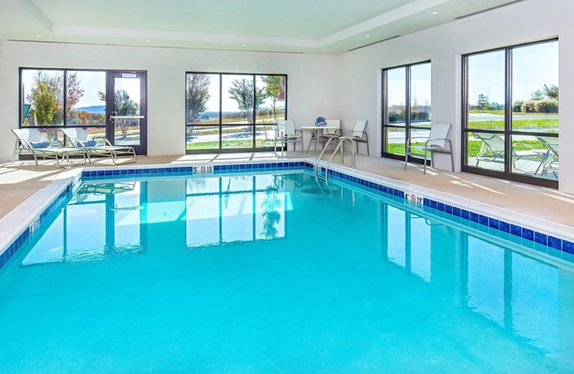 1 Bedroom | Free Daily Breakfast + Indoor Pool