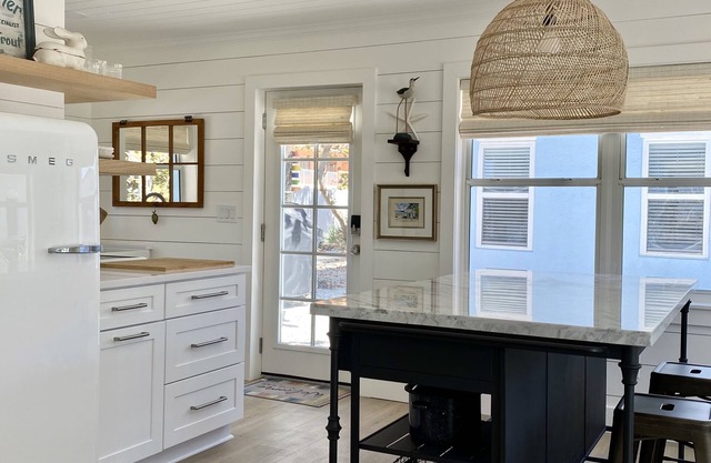 1 Bedroom Immaculate, Completely Revamped GulfFront BOHO Beach Cottage