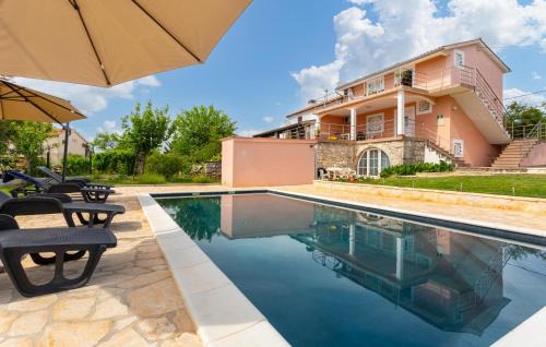 1 Bedroom Lovely Apartment In Malinska