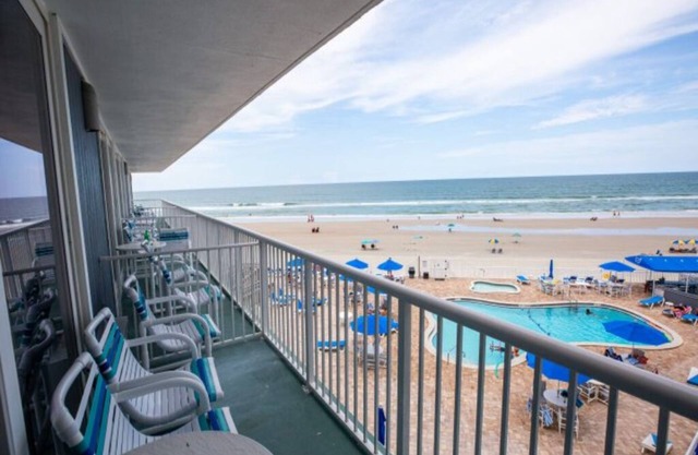 1 Bedroom Oceanview, Sleeps 4, on Daytona Beach, Sea Club IV!