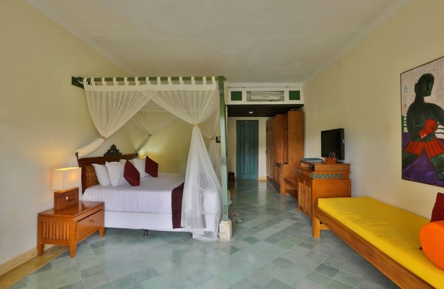 1 Bedroom private balcony near Ubud with views of the grounds and rice fields