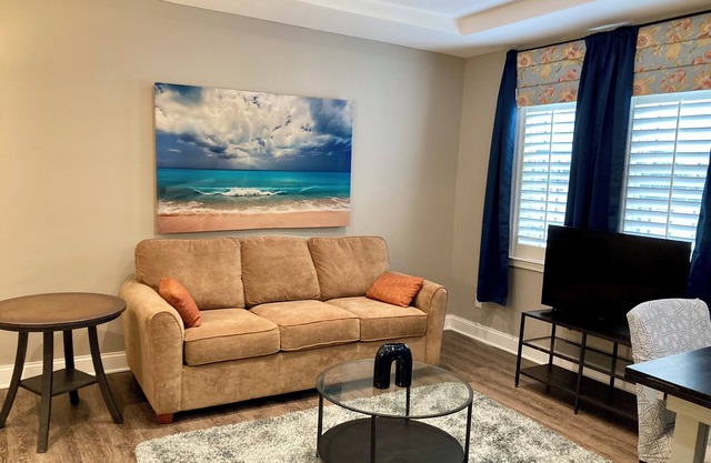 1 BR apt, FREE WIFI & laundry, Baltimore Druid Hill Pk, Mondawmin Mall & Metro