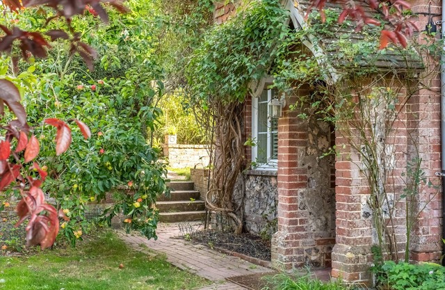 1 Church Cottages is a beautifully finished semi-detached Victorian cottage