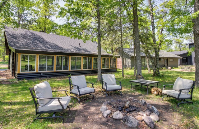 1 Mi to Beach & Lake: Breezy Point Cabin w/Yard!