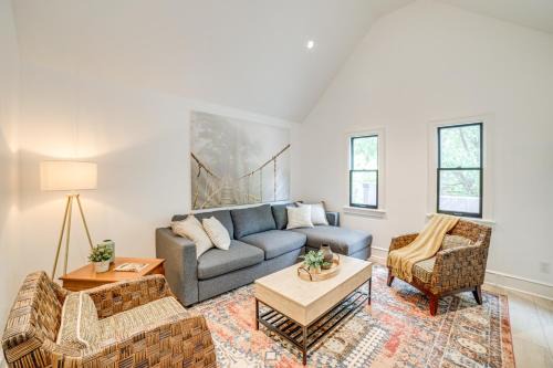 1 Mi to Dtwn Grand Rapids Chic Condo with Balcony!