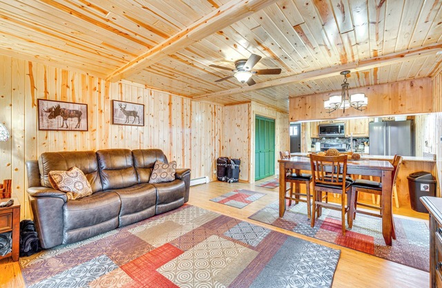 1 Mi to Rocky Mtn Nat'l Park: Estes Park Townhome