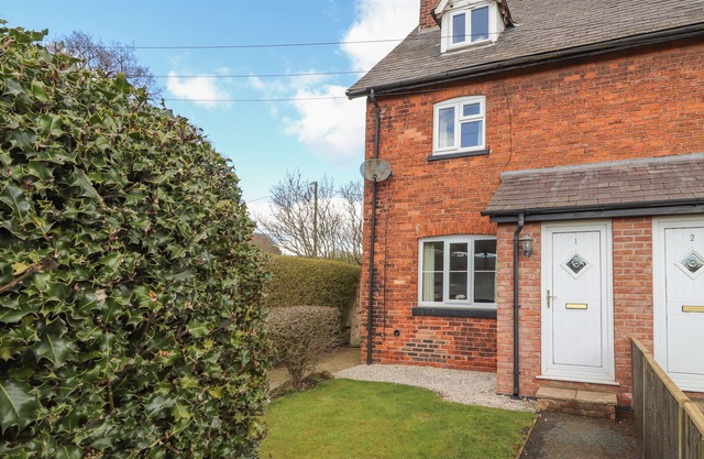 1 ORGANSDALE COTTAGES, family friendly, with open fire in Kelsall