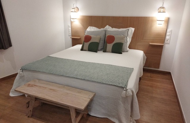 1 room with bathroom and breakfast near Urederra.