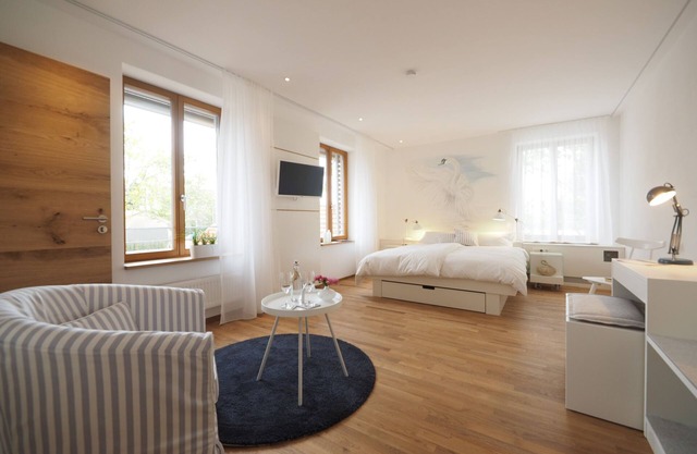 1 Schwanenzimmer, 30qm, 1 Schlafraum, max. 3 Personen