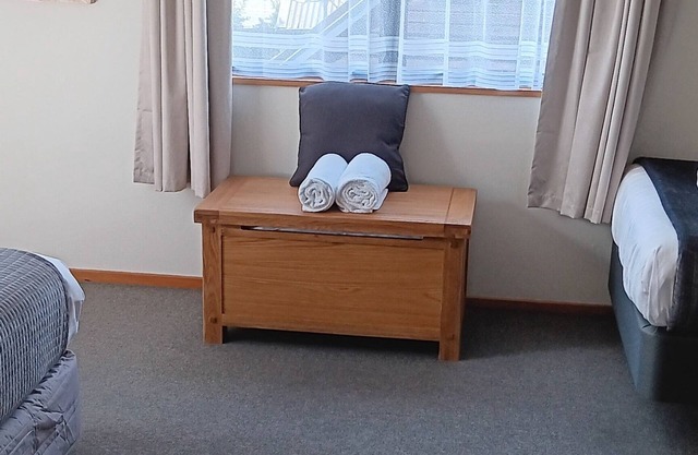 1 St James : Centrally located 3 bedroom holiday house in central Hanmer Springs