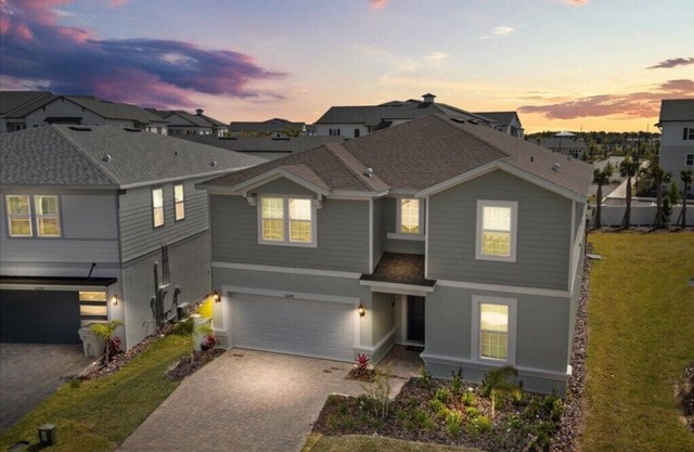 10 Bedrooms/8 Bathrooms/Windsor Cay (16244SM)