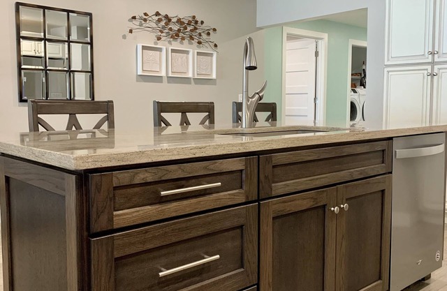10% June discounts! Gorgeous Lakefront Home! Wheelchair Accessible