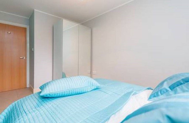 10 minutes from Tower Bridge!