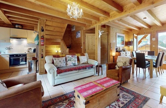 10% off for summer school holidays - stunning chalet sleeps up to 10