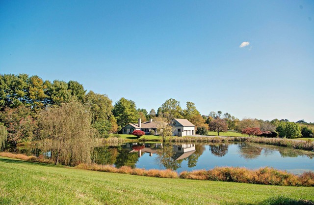 10 Person House with Private Hot tub on Spectacular Rural Estate
