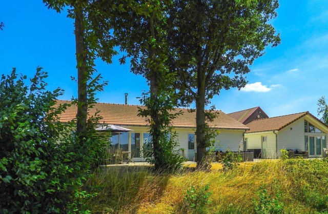 10-person new holiday home with SAUNA in Sluis/Eede