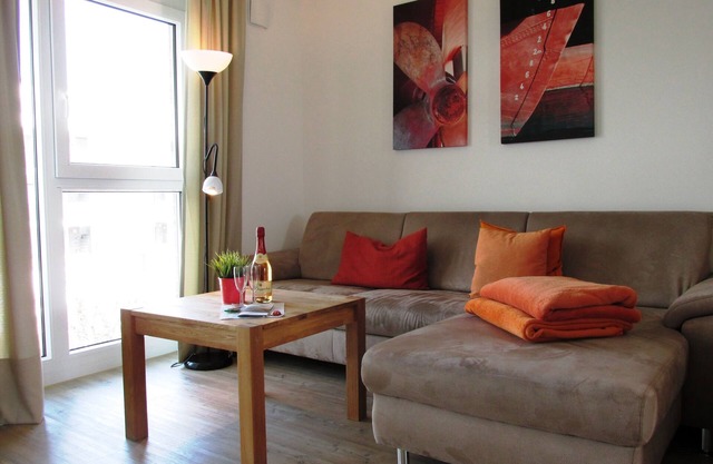 100 m to the sea, family friendly, nonsmoker, apartment with dike view