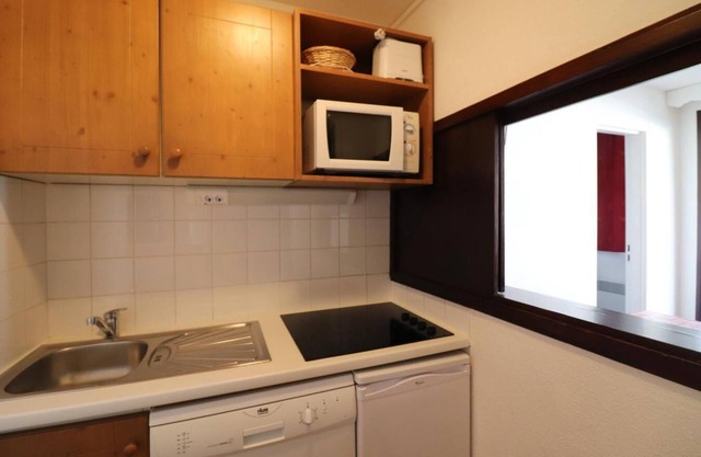 100m from ski slopes, 1st floor, balcony, tv, ski locker, 28m², Tignes