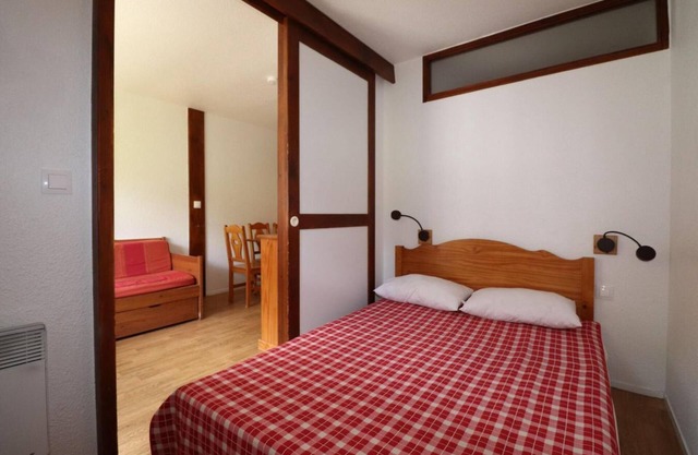 100m from ski slopes, 3rd floor, terrace, balcony, tv, ski locker, 29m², Tignes