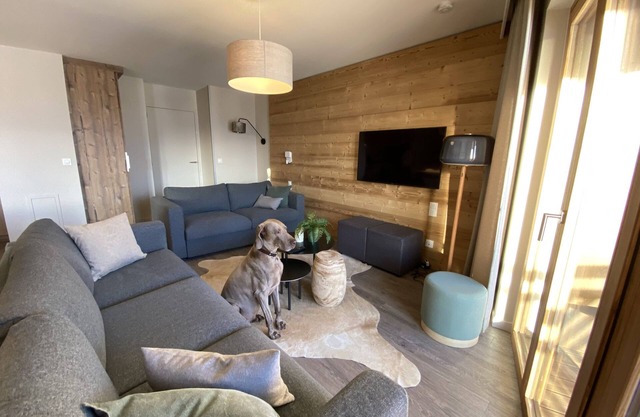 100m2 high standing apartment with 3 suites, SKI IN SKI OUT