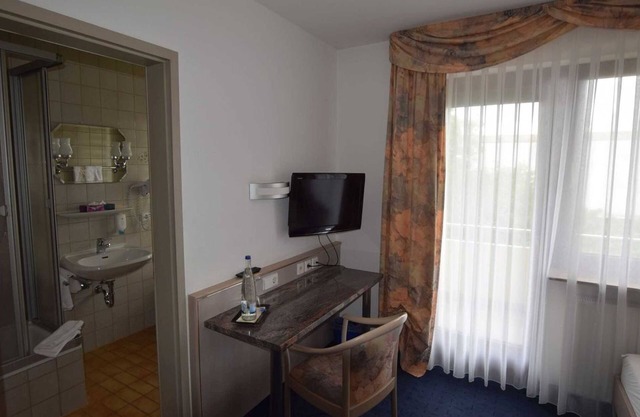 106 single rooms - Hotel Alena