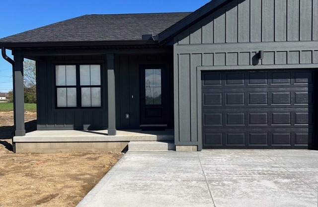 108 Halliday Way 3-bedroom townhome with WiFi and AC in Washington Court House