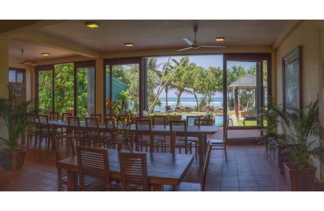 11 AC Bedroom Villa - Sleeps 22, Beach front, Pool