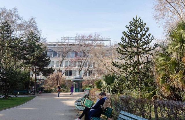 110 SQM DUPLEX 3 BEDROOM IN SAINT GERMAIN AT RUE SÉGUIER