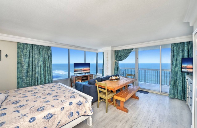 1113-Private Balcony -Pools Closed -Panoramic View