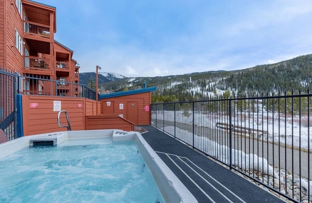 113 Cinnamon Ridge 2 Bedroom Condo by RedAwning