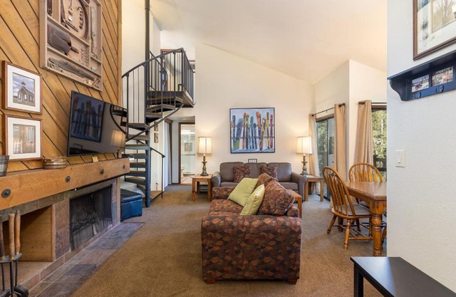 1196 Flying Dutchman condo