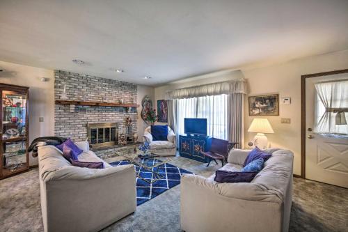 12 Mi to Hersheypark Family Home with Deck!