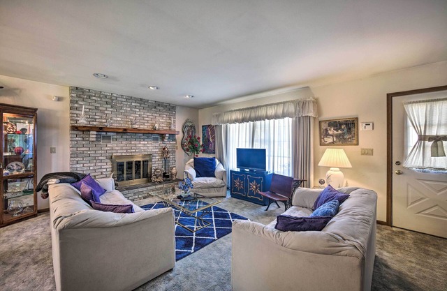 12 Mi to Hersheypark: Family Home w/Deck!