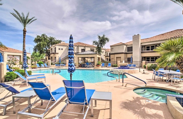 12 Mi to Old Town Scottsdale: Condo w/Pool Access