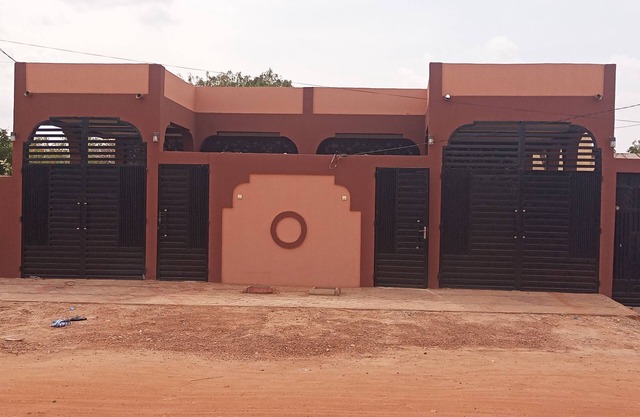 12 minutes from Ouagadougou airport, equipped and furnished villa