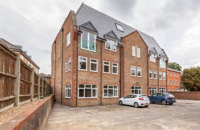 12 Swan House -2 bedroom apartment