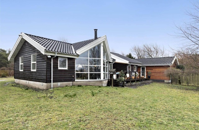12230 Sjællands Odde - Engvibevej 11