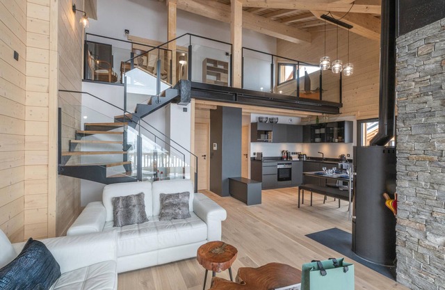 125m² Duplex at the Foot of the Slopes with Parking and Fireplace