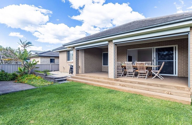 13 Morna Point Rd - pet friendly , boat parking house on one level