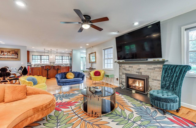 14 Mi to DC: Retreat w/Hot Tub & Sunroom!