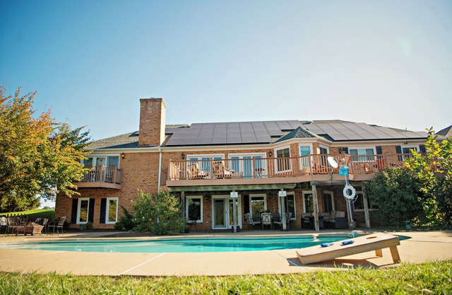 14-Person House with Pool and Hot Tub on Spectacular Estate
