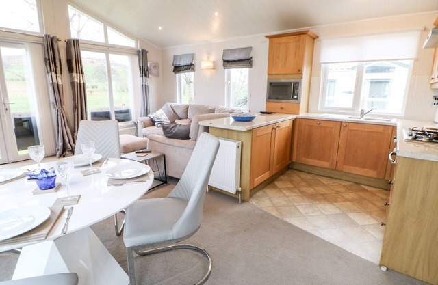 15 HESKET CARAVAN PARK, pet friendly, with a garden in Armathwaite
