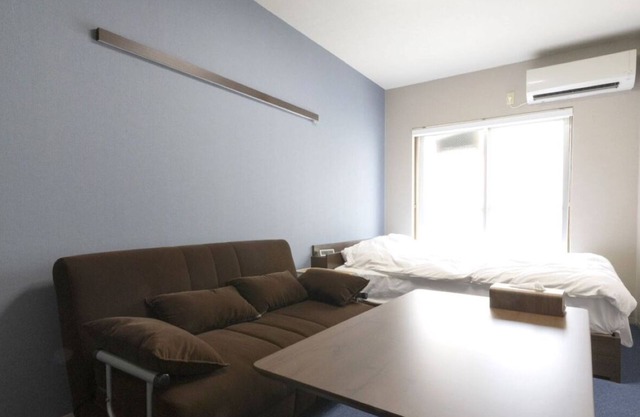 15 minutes direct to Shinjuku Station 30 minutes /Nakano-ku Tokyo