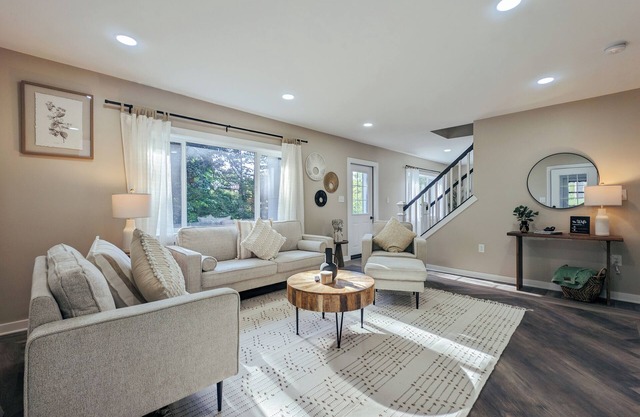 15 Minutes To Hershey Park w/Hot Tub, Firepit, Gameroom & In-House Gym