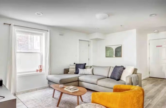 15 minutes to NYC+Washer&Dryer Onsite Parking