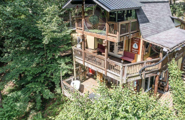 15% Off 3+ Nights! Escape to Edward – The Hut