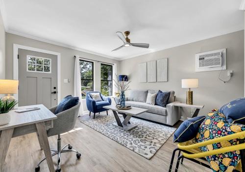 15% off! Front porch w/Wi-Fi & Private Parking