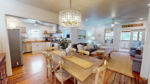 16 6th Avenue by Tybee Vacation Rentals
