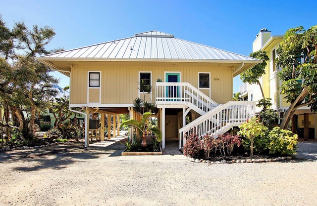 16 Sunset Captiva 2 Bedroom/2 Bath