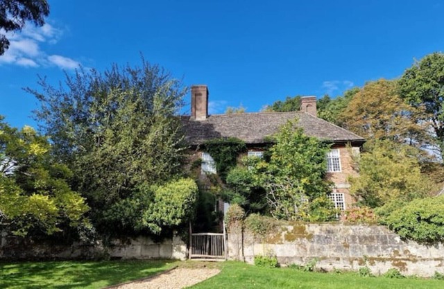 17th Century Country Manor House - 15 mins Gatwick, 40 mins London